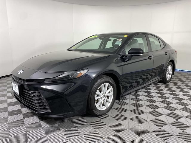 Used 2025 Toyota Camry LE FWD image 4