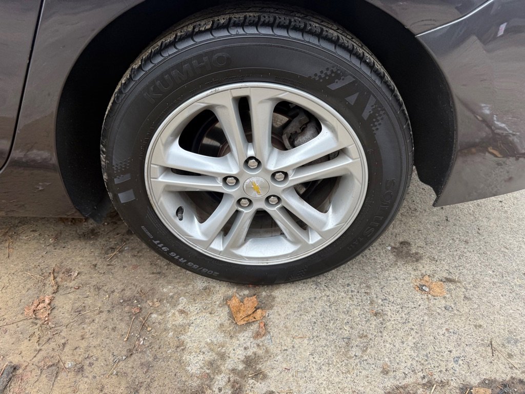 Used 2016 Chevrolet Cruze LT w/ Sun And Sound Package image 14