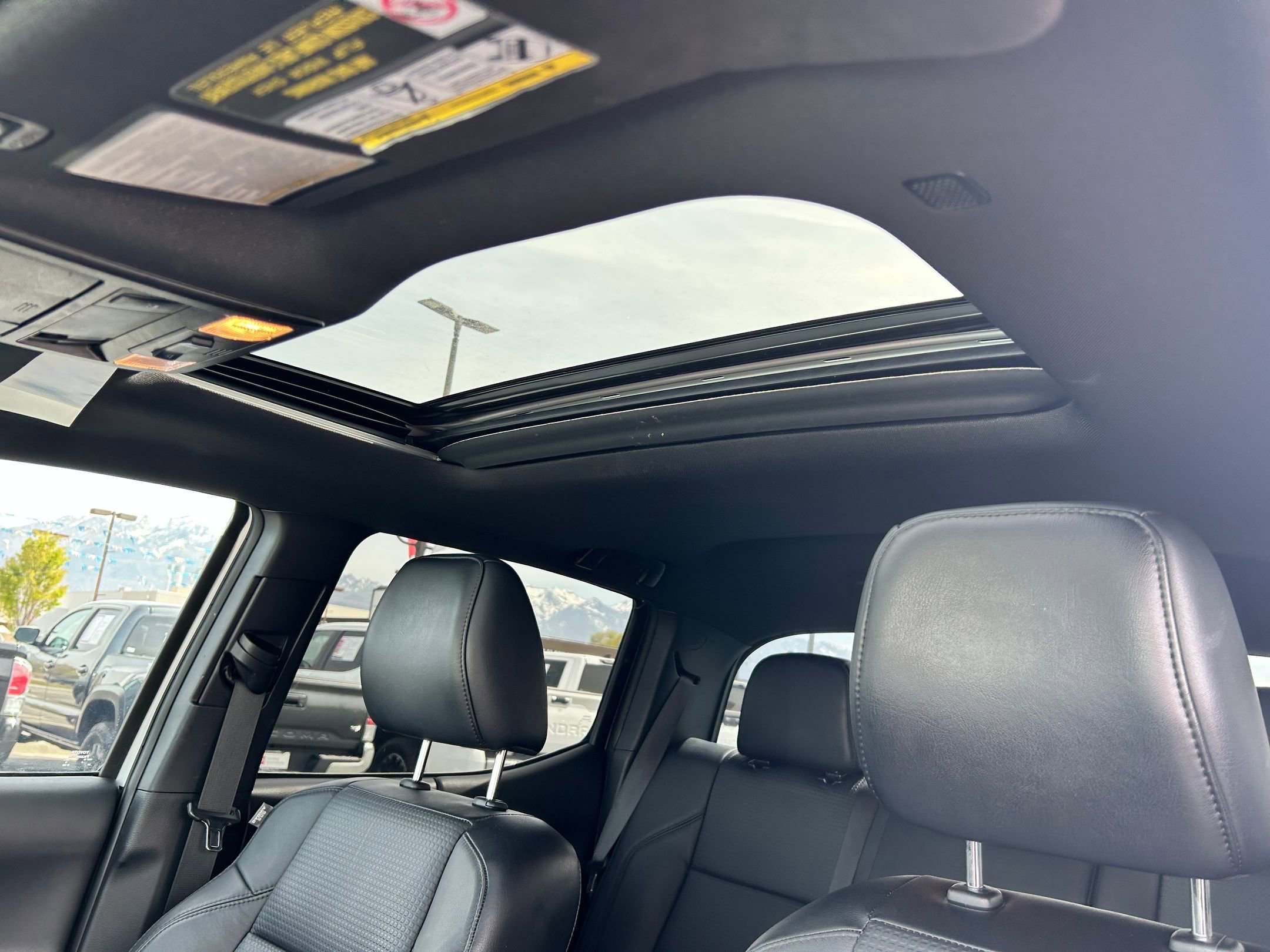 Used 2019 Toyota Tacoma Limited image 29