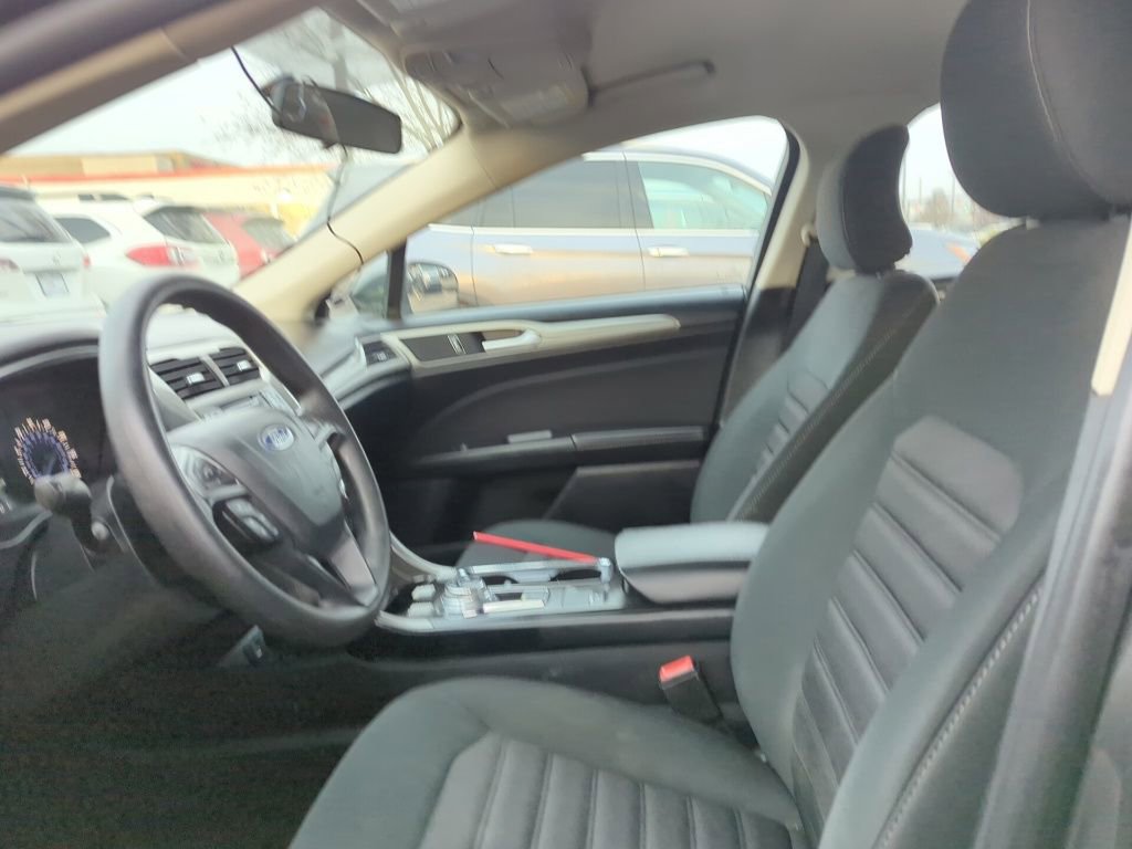 Used 2018 Ford Fusion SE image 6