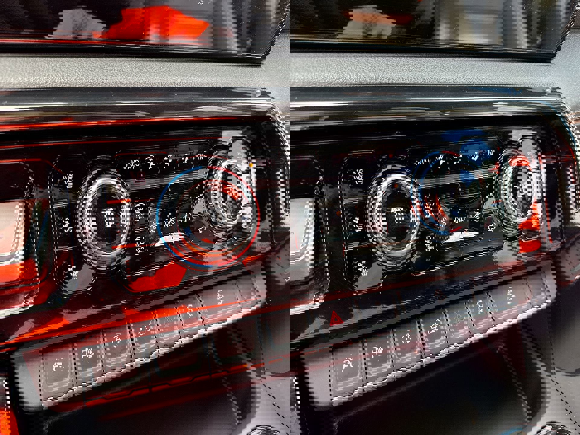 Used 2024 GMC Sierra 1500 AT4 w/ Technology Package image 17