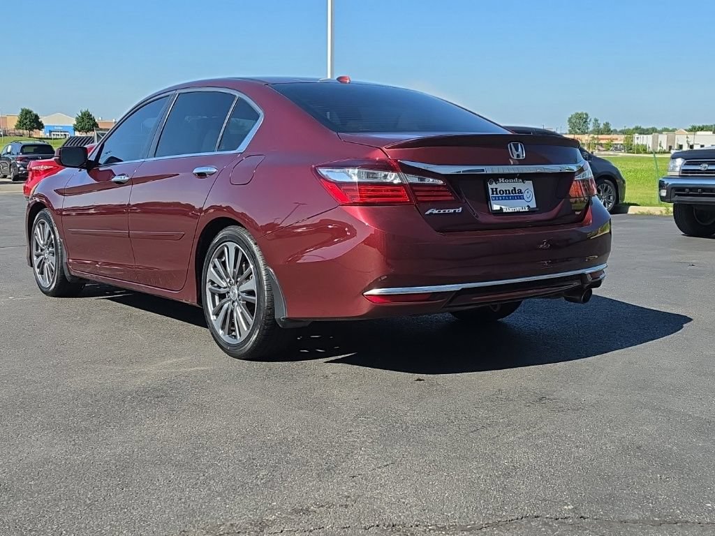Used 2016 Honda Accord EX image 5