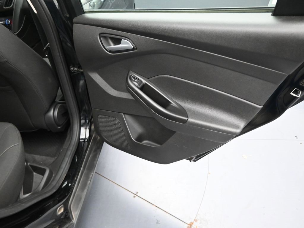 Used 2018 Ford Focus SE image 31