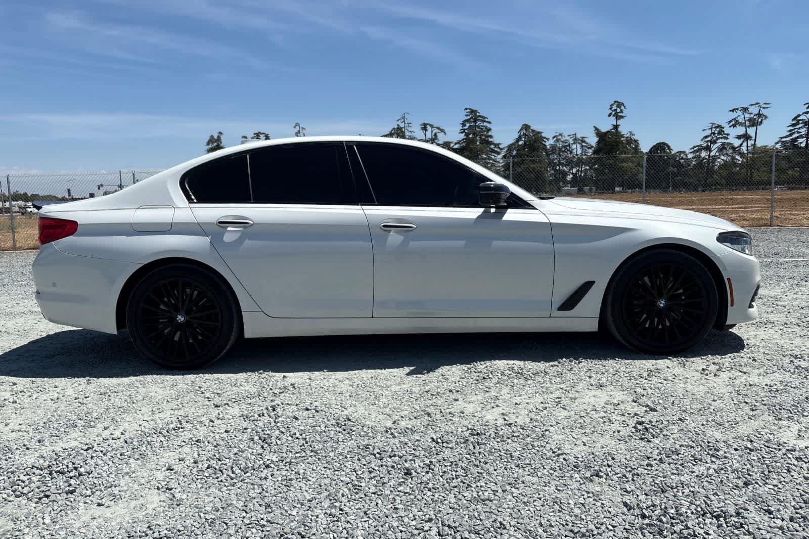 Used 2017 BMW 540i RWD image 9