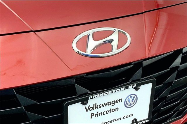Used 2023 Hyundai Elantra SEL image 29