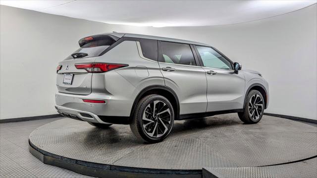 Used 2024 Mitsubishi Outlander SE image 8
