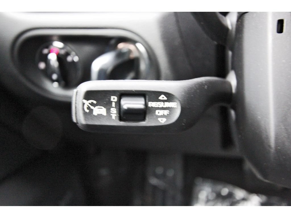 Used 2021 Porsche Macan S AWD/4WD image 18