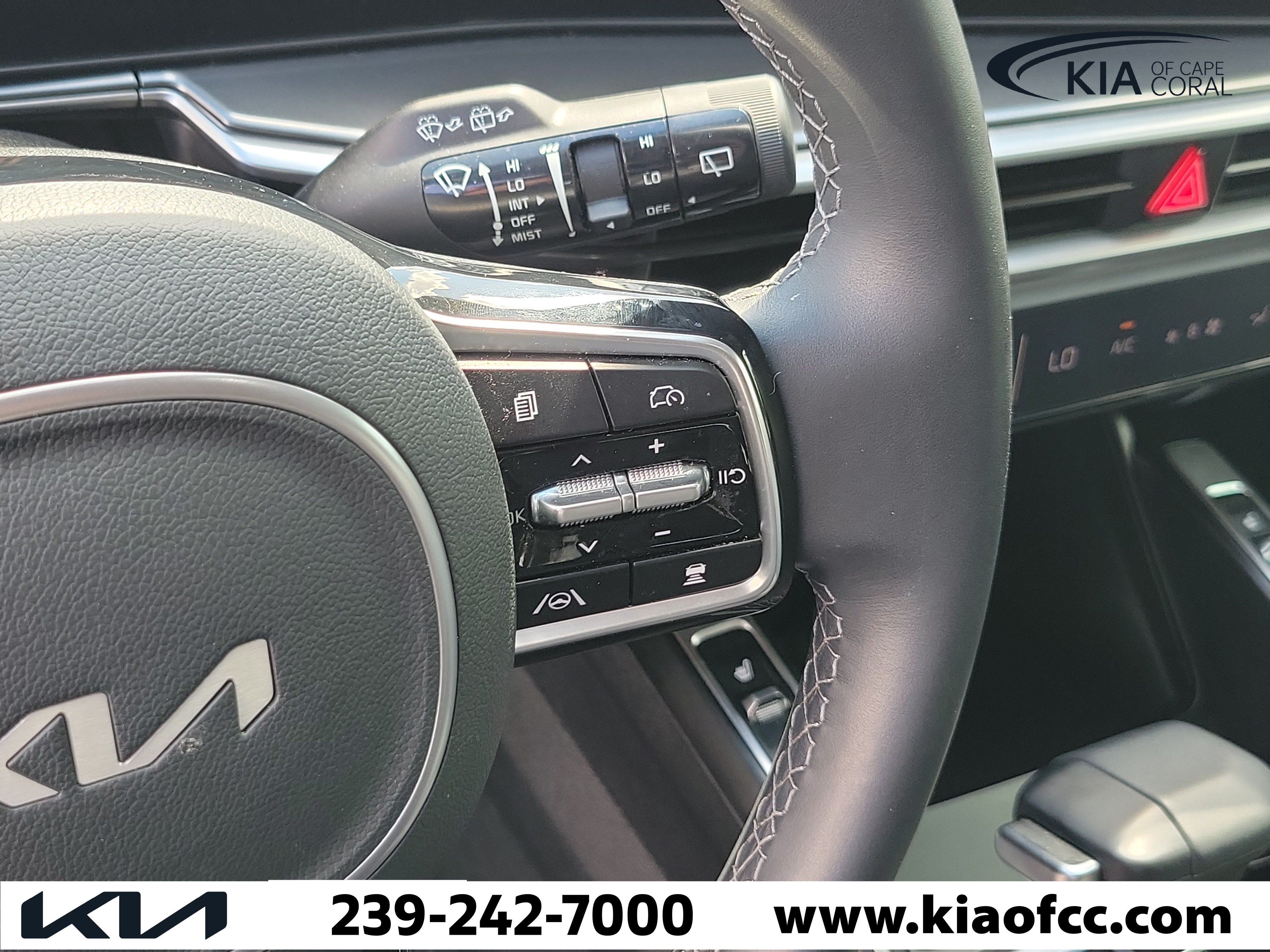 Certified 2025 Kia Sorento S w/ Panoramic Sunroof Package FWD image 26