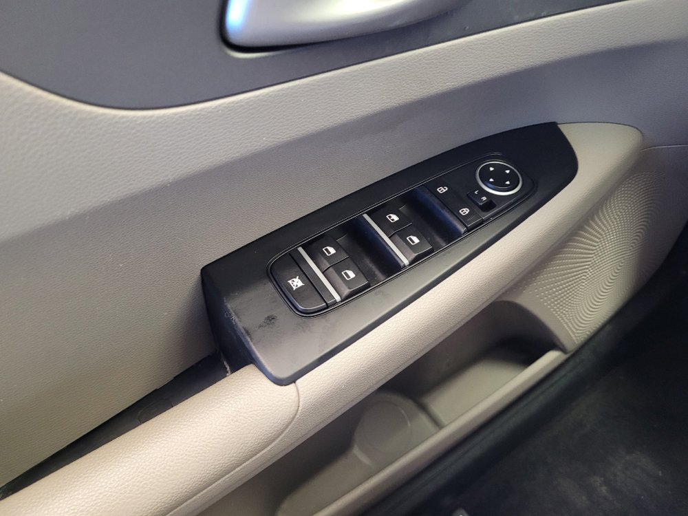 Used 2019 Kia Forte LXS FWD image 27