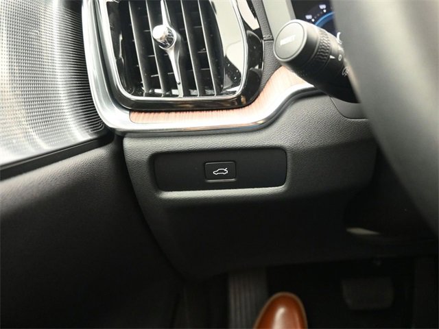 Used 2024 Volvo S60 B5 Ultimate image 28