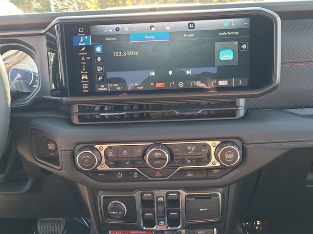 Used 2024 Jeep Gladiator Rubicon w/ Technology Group image 13