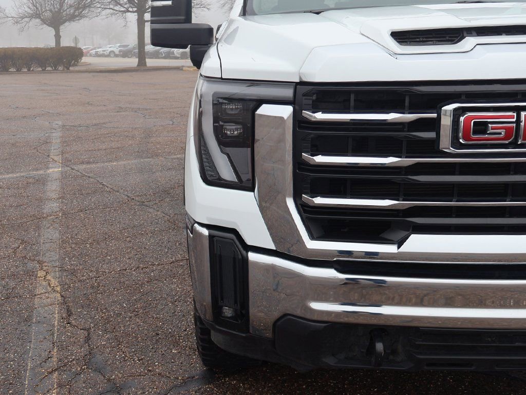 Used 2024 GMC Sierra 2500 SLE w/ SLE Convenience Package image 12