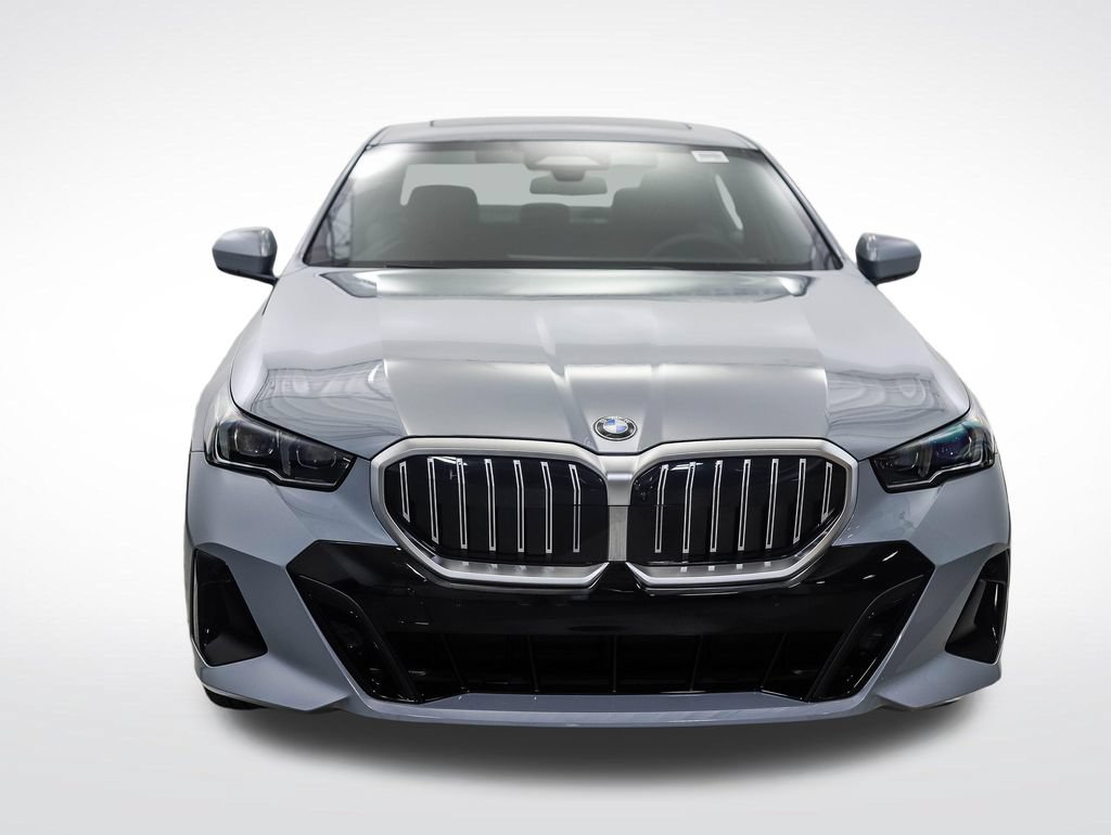 Used 2026 BMW 530i xDrive w/ M Sport Package AWD/4WD image 9