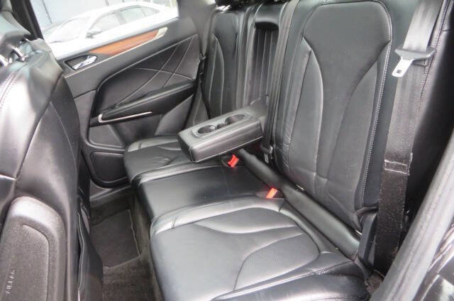 Used 2015 Lincoln MKC AWD w/ Equipment Group 102A Reserve image 33
