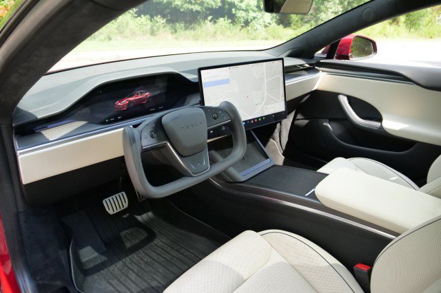 Used 2023 Tesla Model S Plaid AWD/4WD image 2