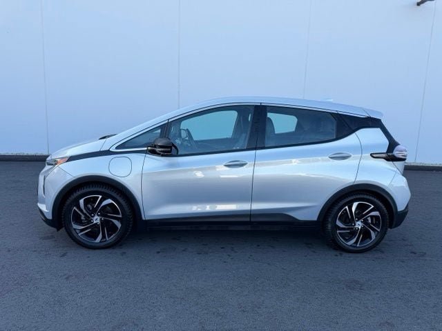 Used 2023 Chevrolet Bolt LT w/ Infotainment Package FWD image 10