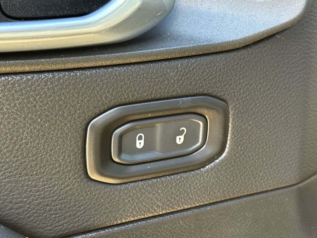 Used 2022 Jeep Gladiator Mojave w/ LED Lighting Group AWD/4WD image 21