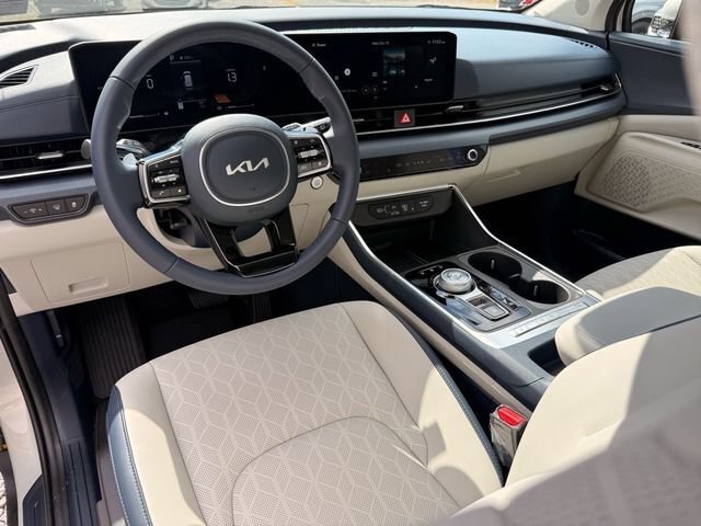 New 2026 Kia Carnival EX FWD image 5