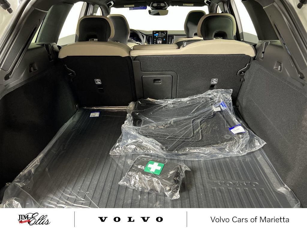 New 2026 Volvo XC60 B5 Plus w/ Protection Package Premier image 22