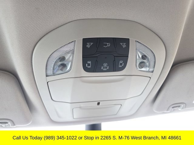 Used 2023 Chrysler Pacifica Touring-L FWD image 32