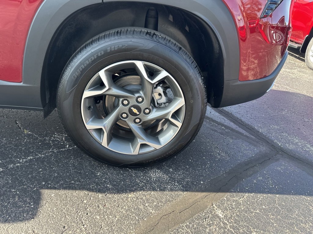 Used 2025 Chevrolet Trax LT w/ Driver Confidence Package image 22