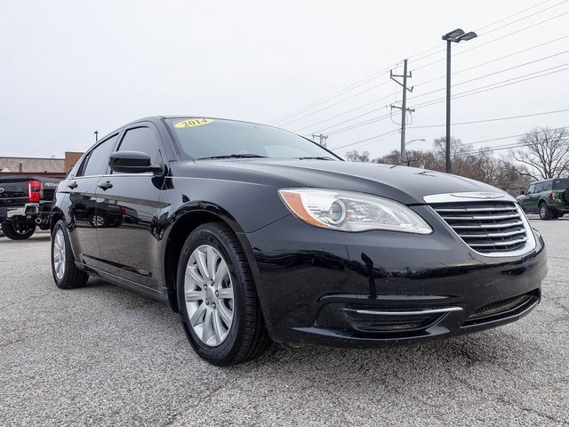 Used 2014 Chrysler 200 Touring image 16