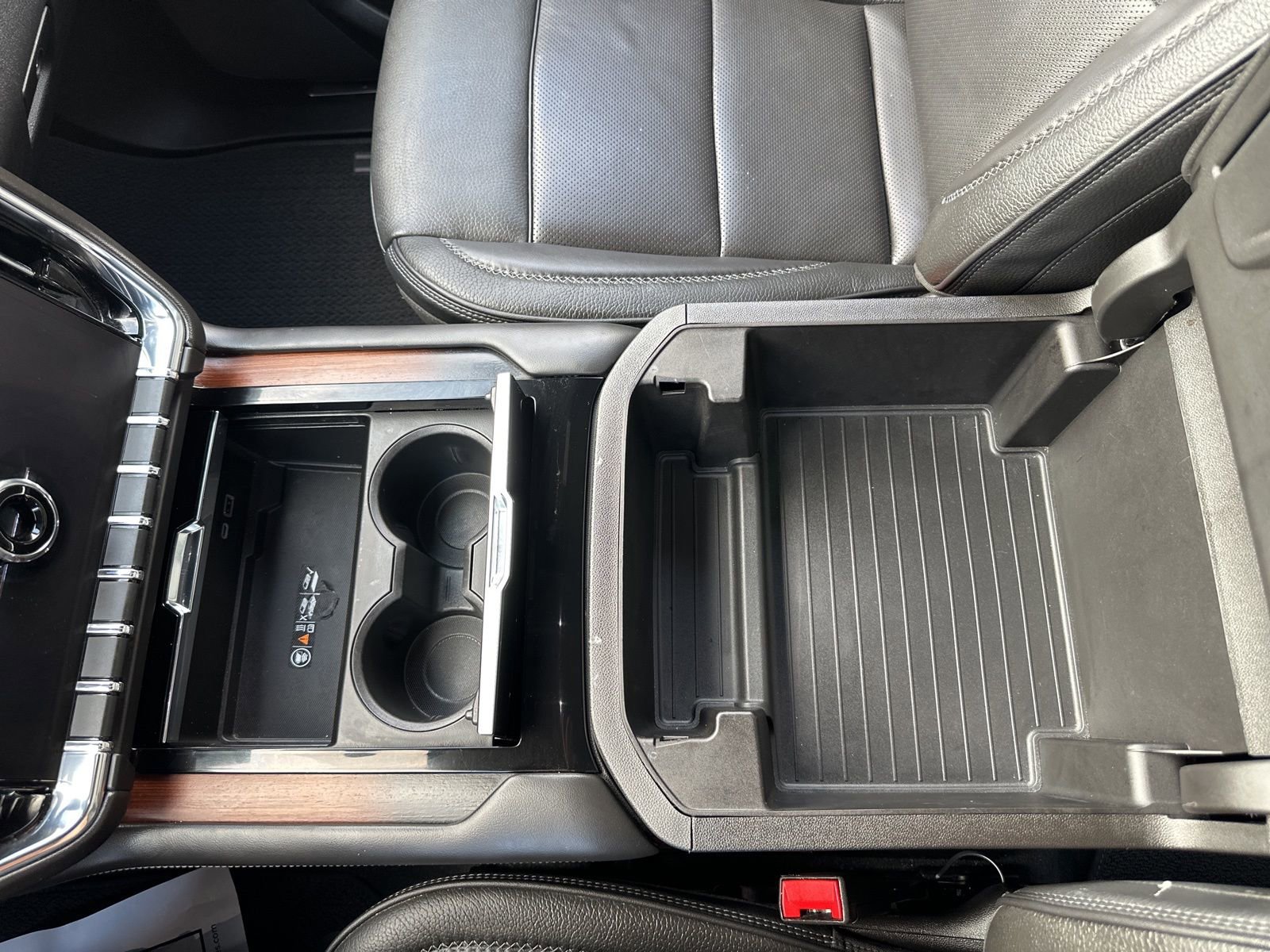 Used 2025 GMC Yukon XL Denali image 20