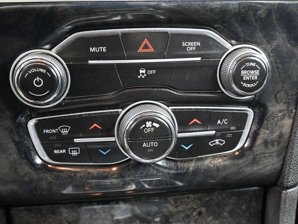 Used 2019 Chrysler 300 Limited image 28