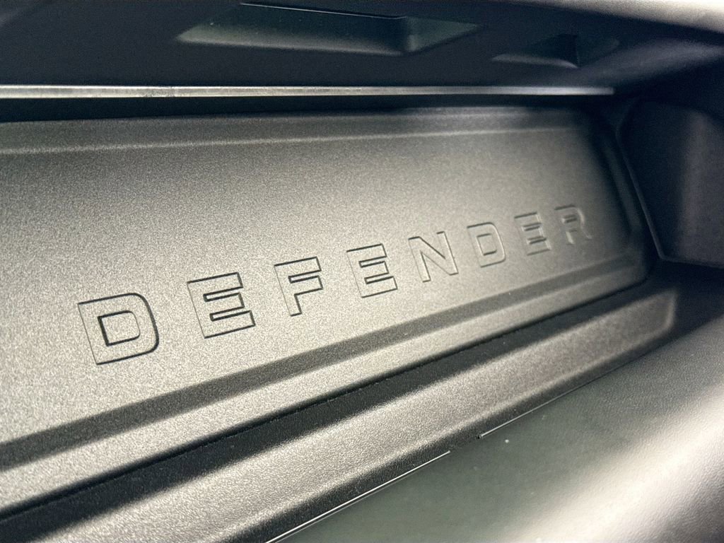 Used 2022 Land Rover Defender 110 V8 image 21