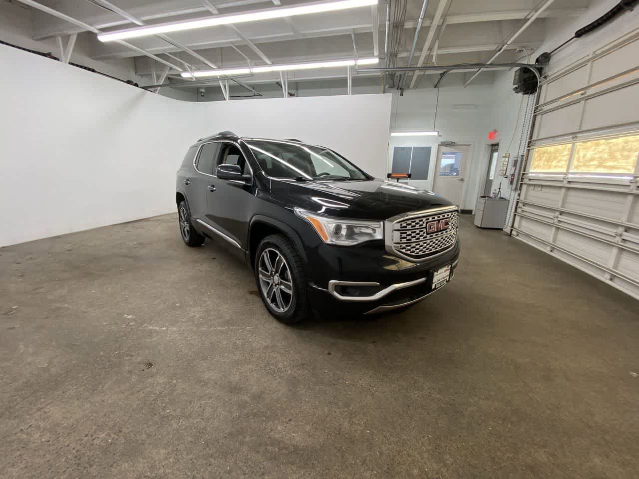 Used 2018 GMC Acadia Denali w/ Technology Package image 8