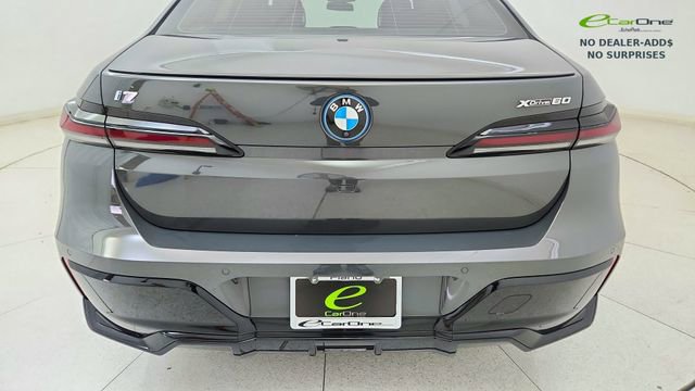 Used 2023 BMW i7 xDrive60 AWD/4WD image 11