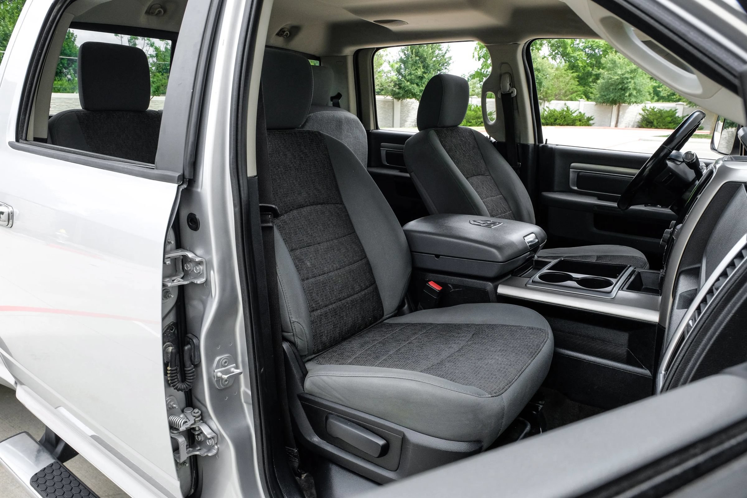 Used 2015 RAM 3500 Big Horn AWD/4WD image 39