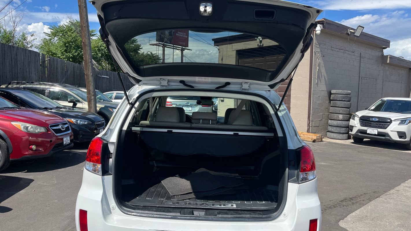 Used 2013 Subaru Outback 2.5i Limited AWD/4WD image 23