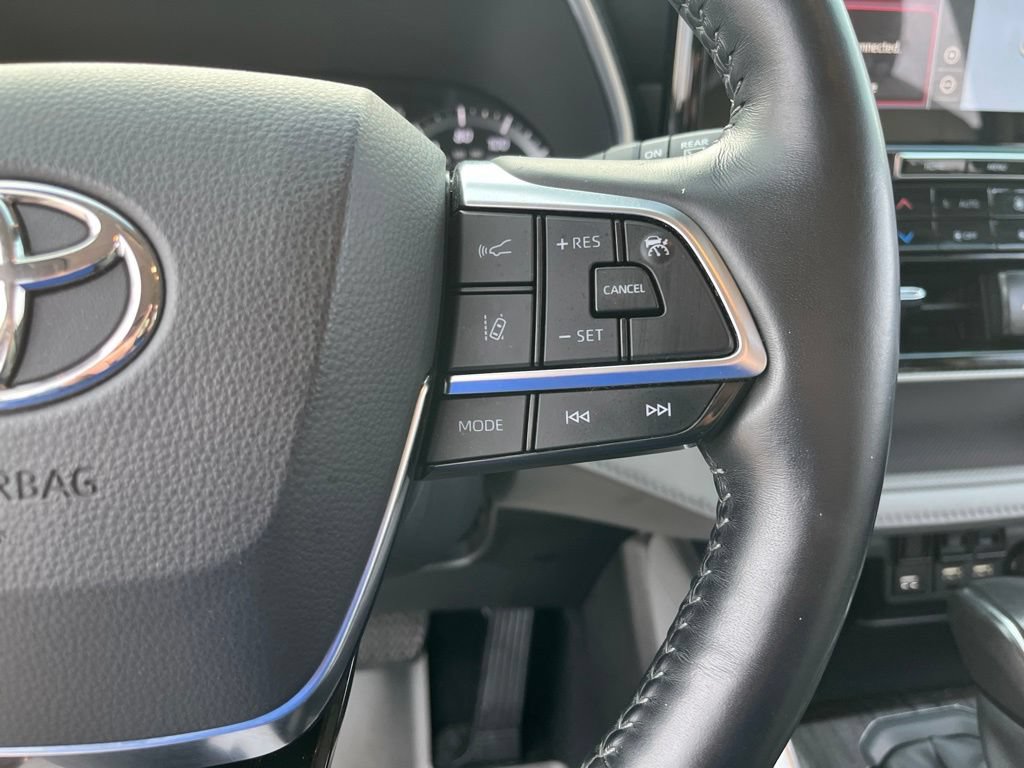 Used 2021 Toyota Highlander Platinum FWD image 23