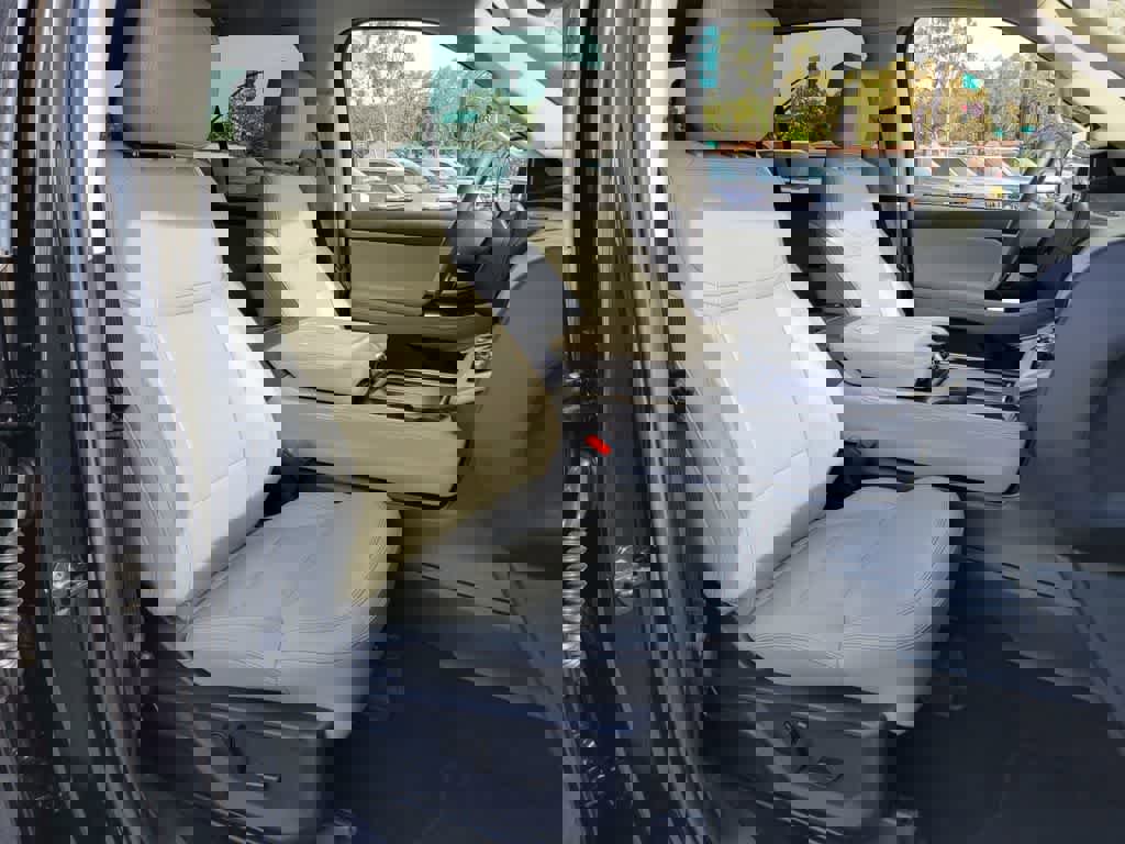 Used 2025 Ford Expedition Max Active image 16