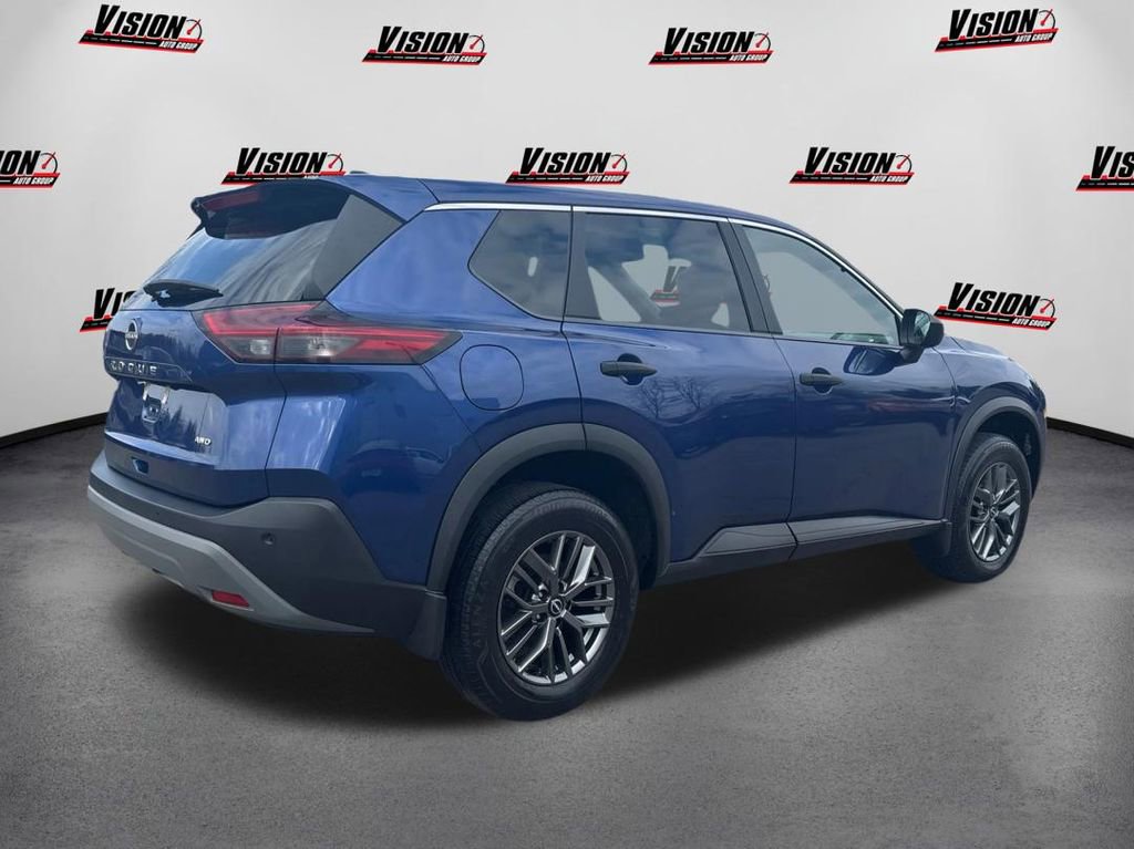 Used 2023 Nissan Rogue S image 5
