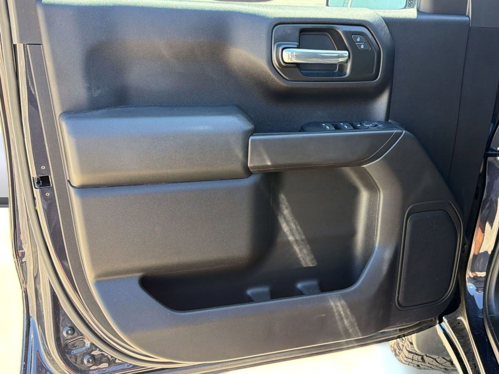 Used 2024 Chevrolet Silverado 1500 Custom Trail Boss w/ LPO, Dark Essentials Package image 21