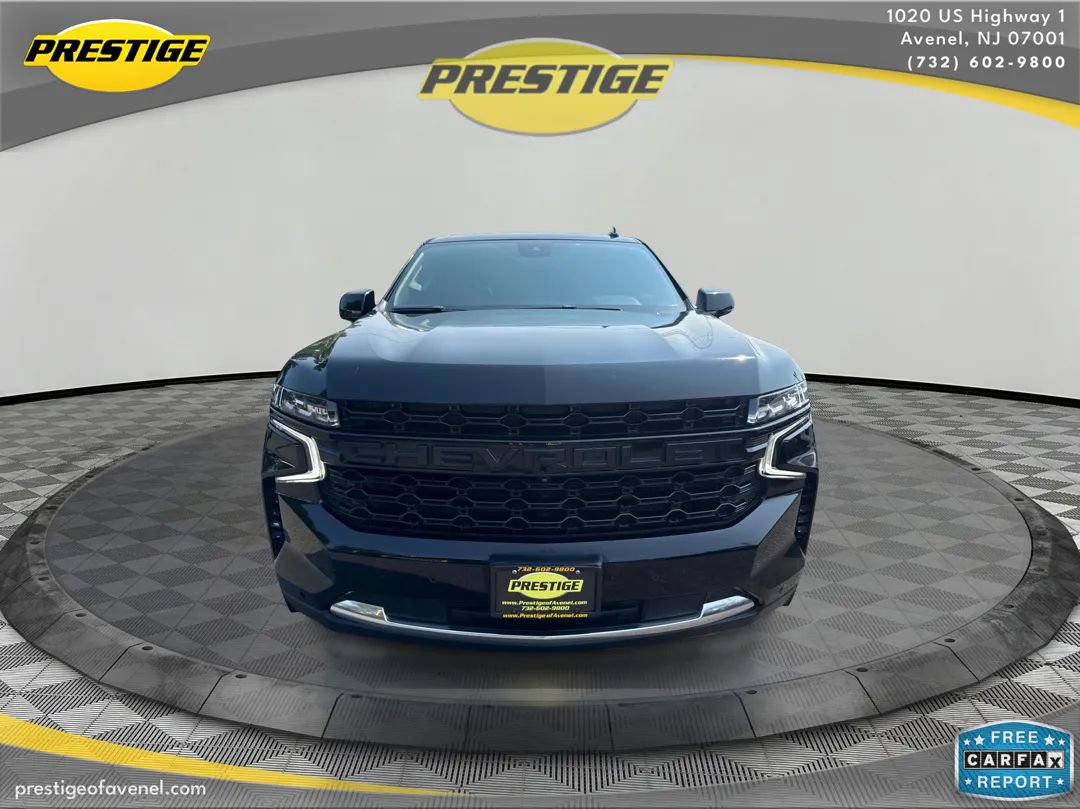 Used 2023 Chevrolet Suburban LT w/ LT Signature Package RWD image 2