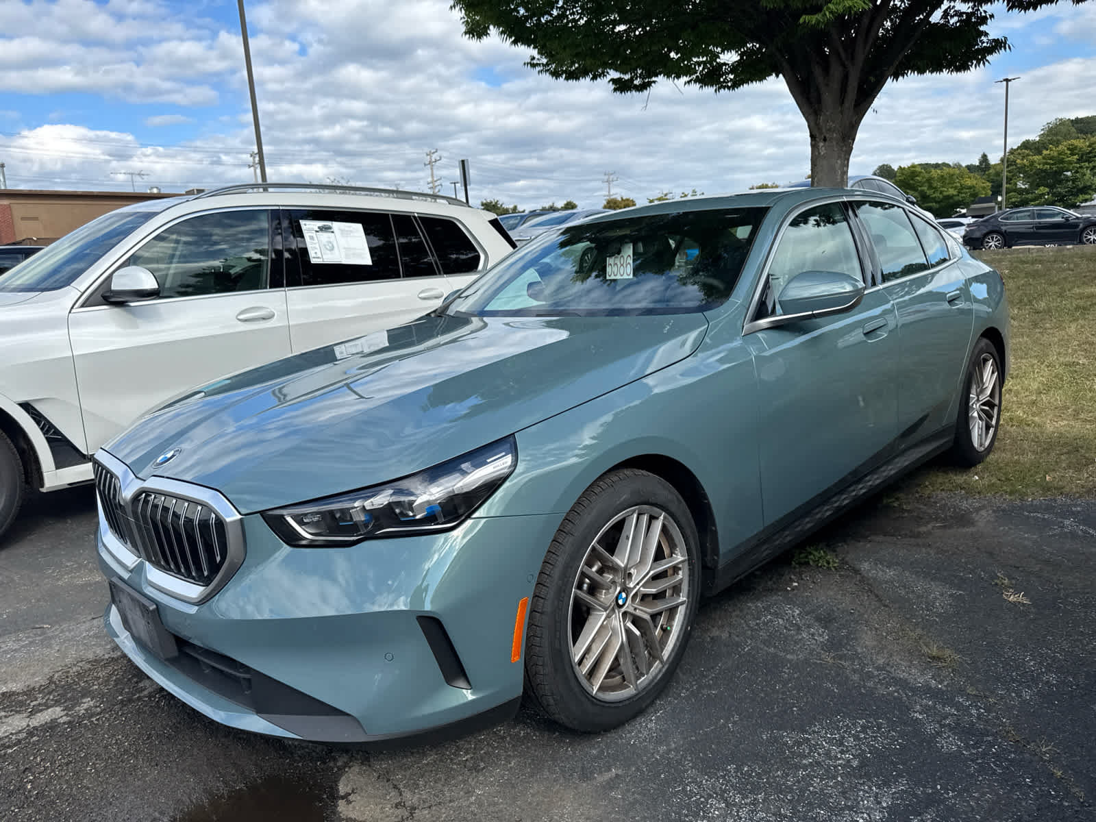 Used 2024 BMW 530i xDrive w/ Convenience Package AWD/4WD image 5