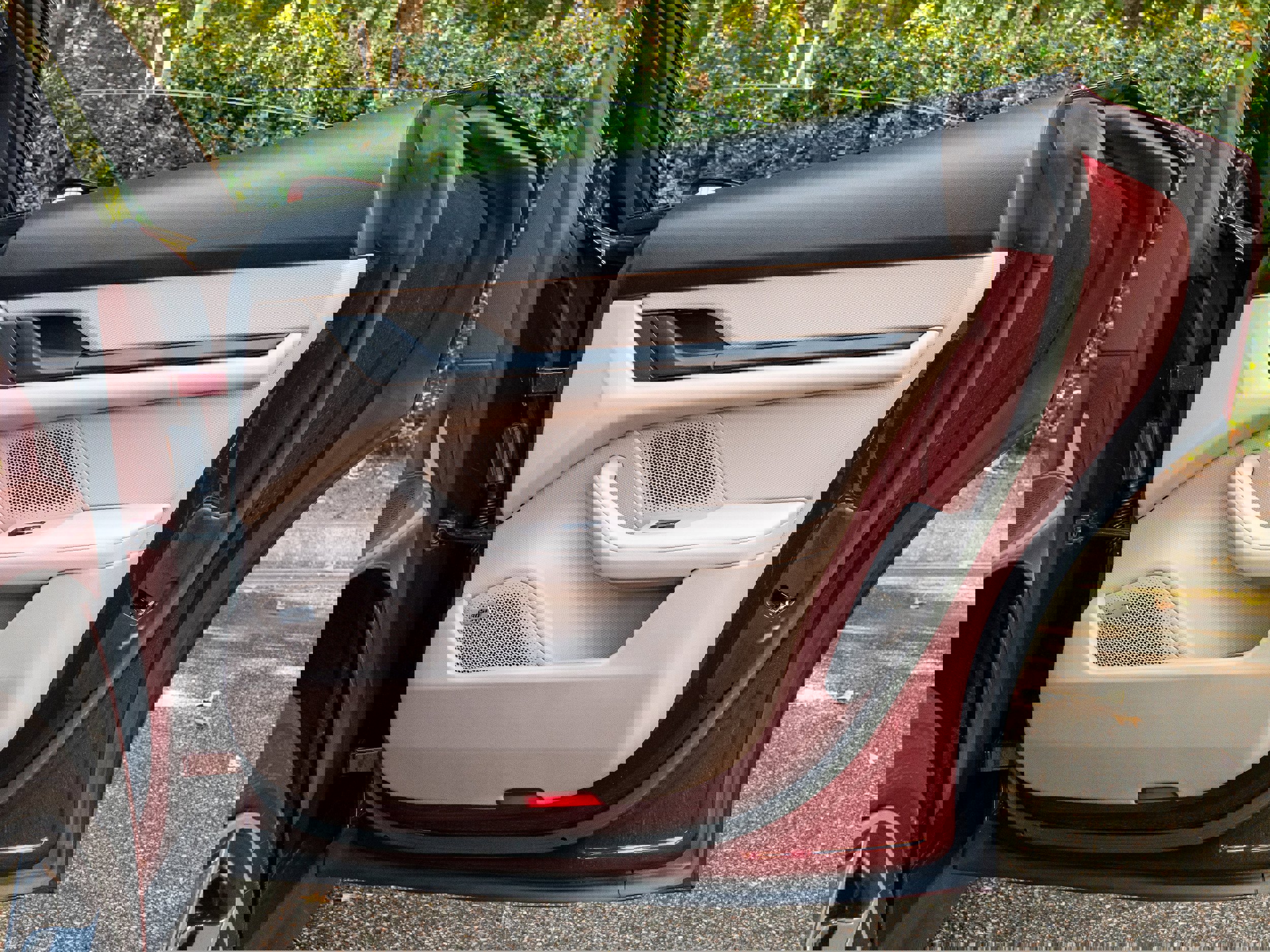 Used 2022 Porsche Taycan 4S image 38