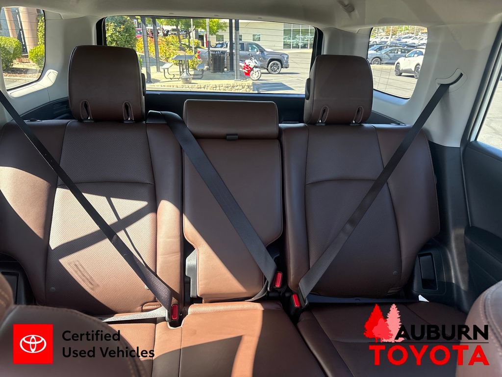 Used 2024 Toyota 4Runner Limited AWD/4WD image 30
