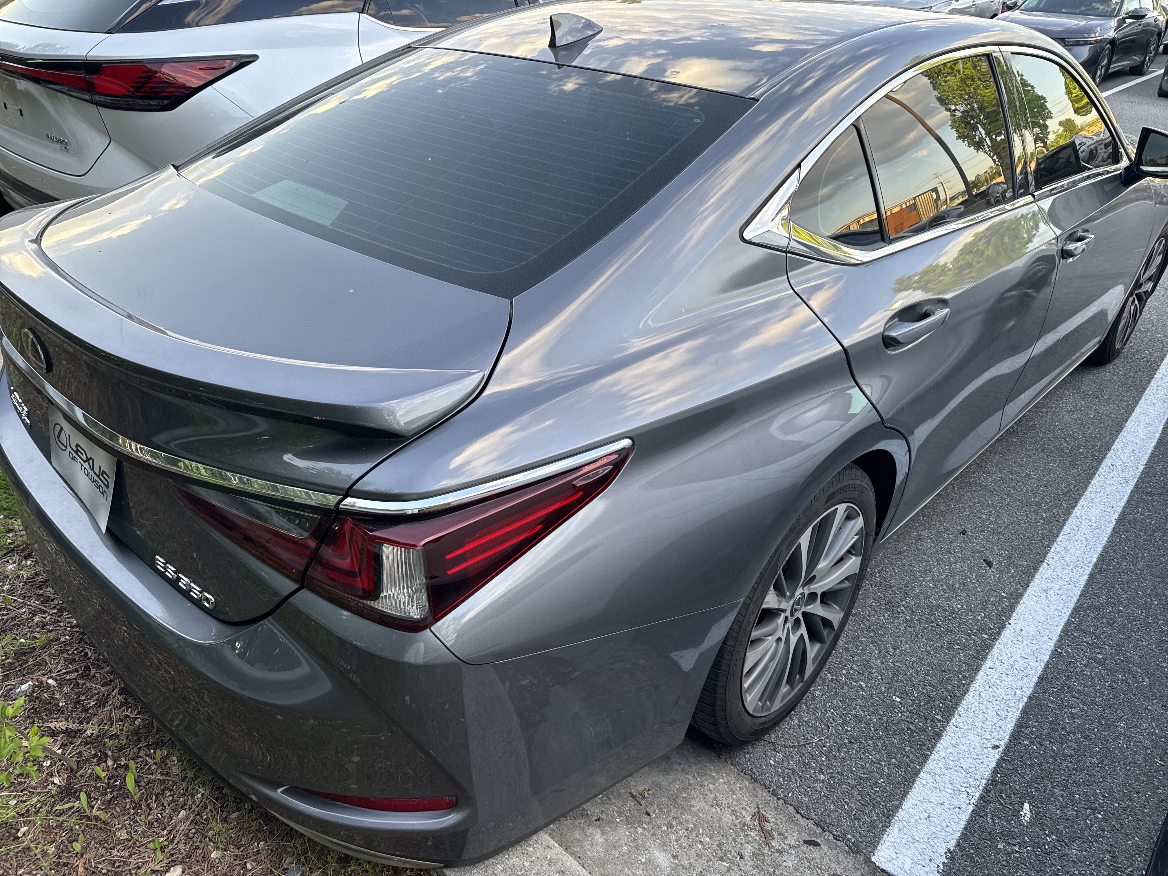 Used 2021 Lexus ES 350 w/ Premium Package FWD image 4