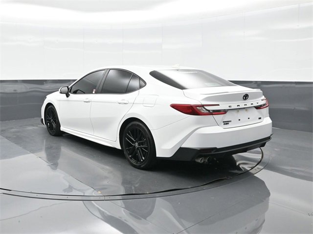 Used 2025 Toyota Camry SE w/ Convenience Package image 8