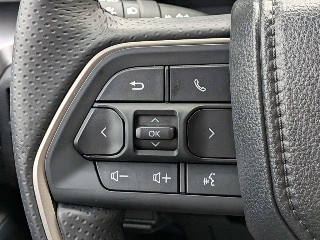 Used 2025 Toyota 4Runner SR5 image 22