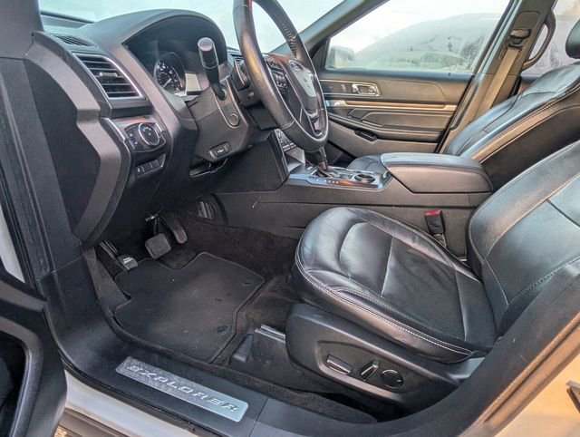 Used 2017 Ford Explorer Limited image 5