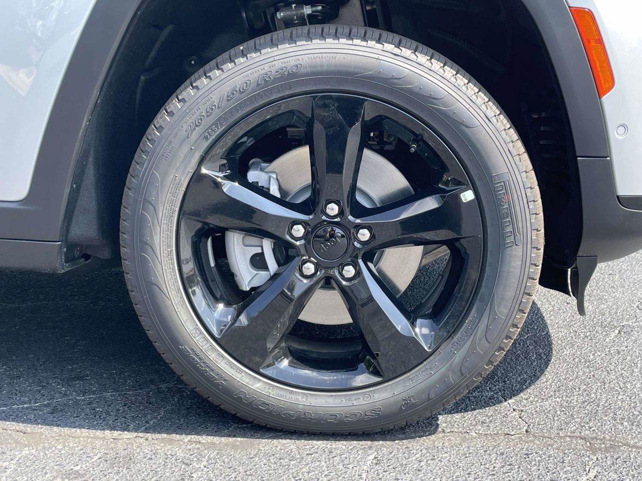 New 2025 Jeep Grand Cherokee L Limited w/ Luxury Tech Group II image 75