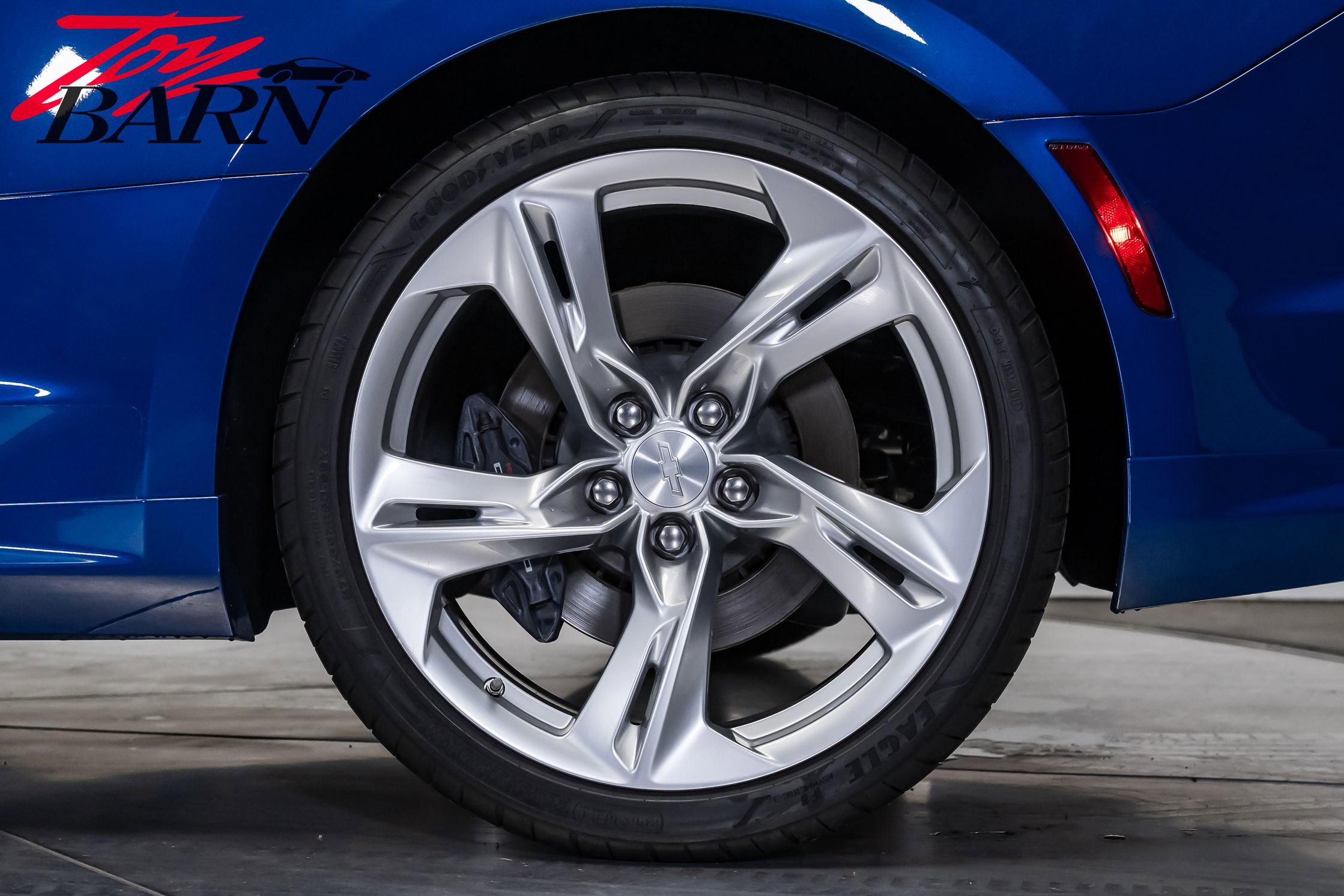 Used 2019 Chevrolet Camaro SS RWD image 18