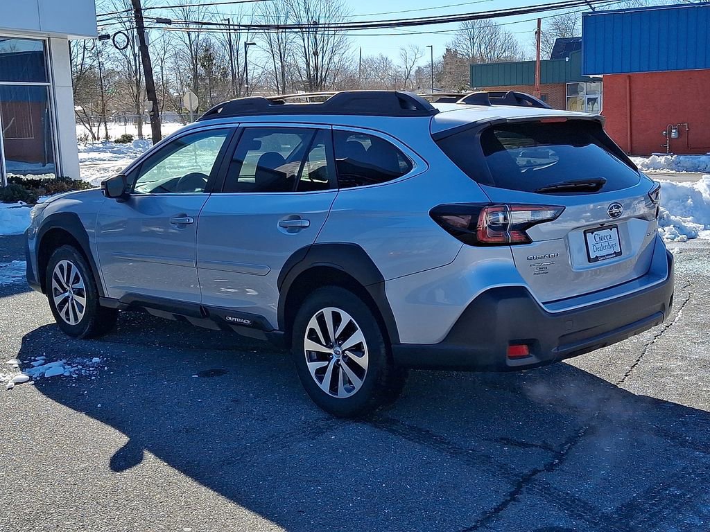 Used 2023 Subaru Outback Premium image 7