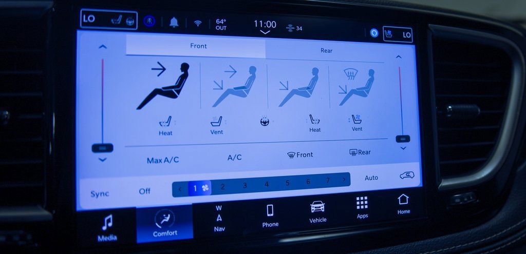 Used 2023 Chrysler Pacifica Limited FWD image 27