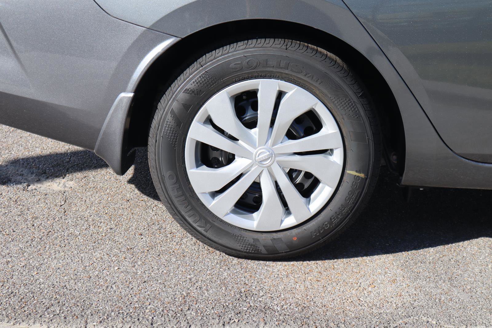 Used 2025 Nissan Versa S w/ Trunk Package image 7